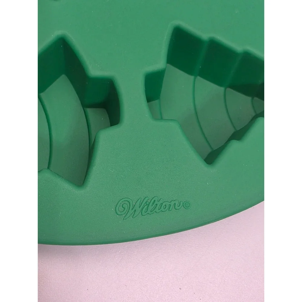 Wilton Silicone Baking Molds Set of 4 Christmas Tree Easter Egg Ghost Rose 6-Cup